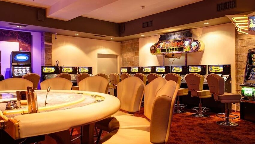 PLATINUM HOTEL & CASINO BANSKO