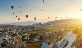 Yılbaşı Uçaklı KAPADOKYA TURU (Erciyes Kayak Merkezi ve Kayseri`li) 3 Gece Konaklamalı Gala Dahil