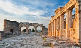 AFRODİSİAS HİERAPOLİS ANTİK KENTLERİ ve PAMUKKALE TERMAL KEYFİ (1 Gece Konaklamalı)