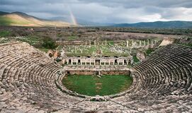 AFRODİSİAS HİERAPOLİS ANTİK KENTLERİ ve PAMUKKALE TERMAL KEYFİ (1 Gece Konaklamalı)